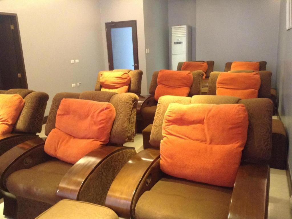 Avenue Suites Баколод Экстерьер фото