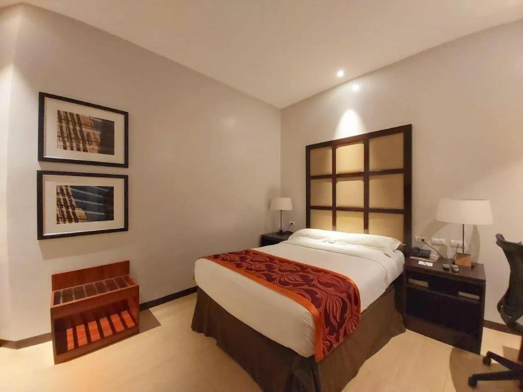 Avenue Suites Баколод Экстерьер фото